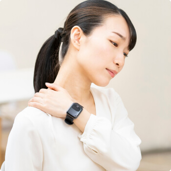 肩こりの女性